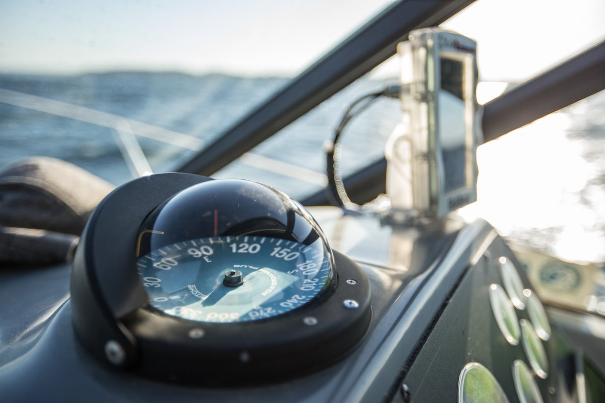 Mastering the Seas A Comprehensive Guide to Marine Navigation Systems